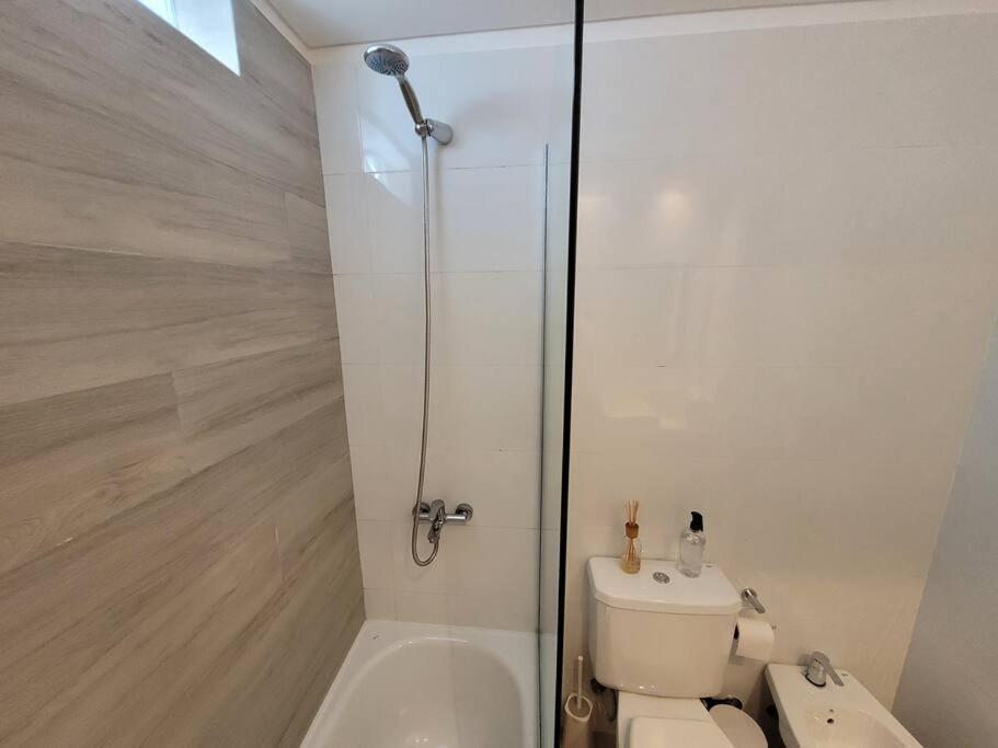 Dpto 2 Ambientes En Canitas Con Laundry Gym Piscina Y Sofa Cama Extra