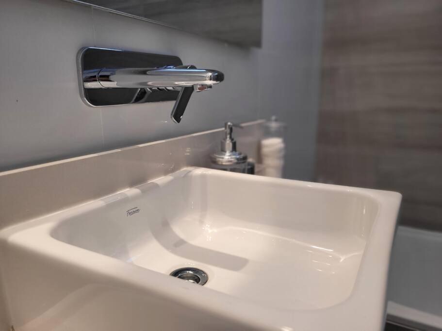 Dpto 2 Ambientes En Canitas Con Laundry Gym Piscina Y Sofa Cama Extra * Buenos Aires