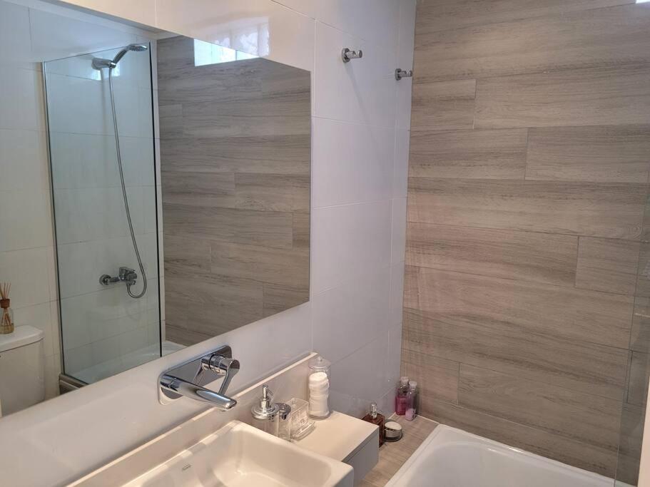 Appartamento Dpto 2 Ambientes En Canitas Con Laundry Gym Piscina Y Sofa Cama Extra *